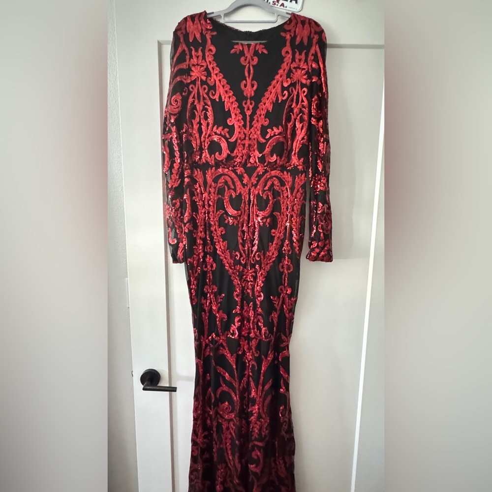 Stunning Red and Black Long Sleeve Dress